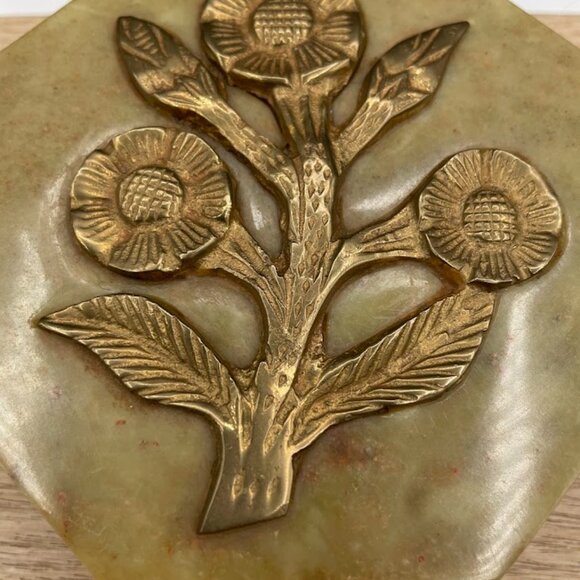Decorative Crafts Inc India Octagonal Soapstone Dresser Trinket Box Brass Flower - Picture 6 of 10
